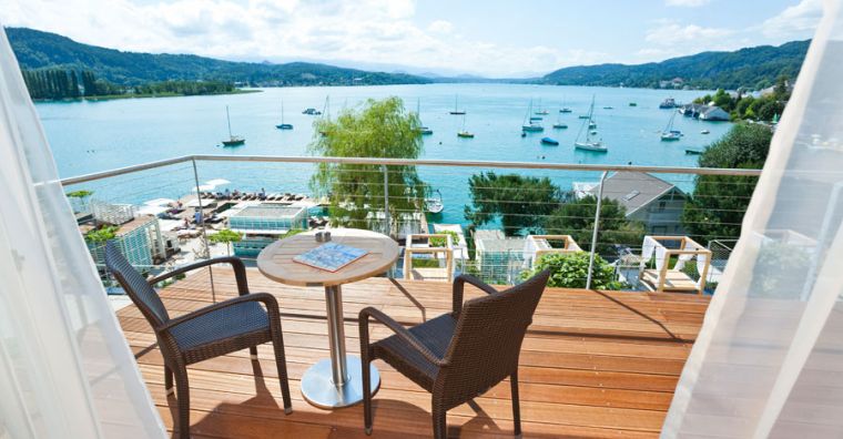 Balcony with a view of Lake Wörthersee